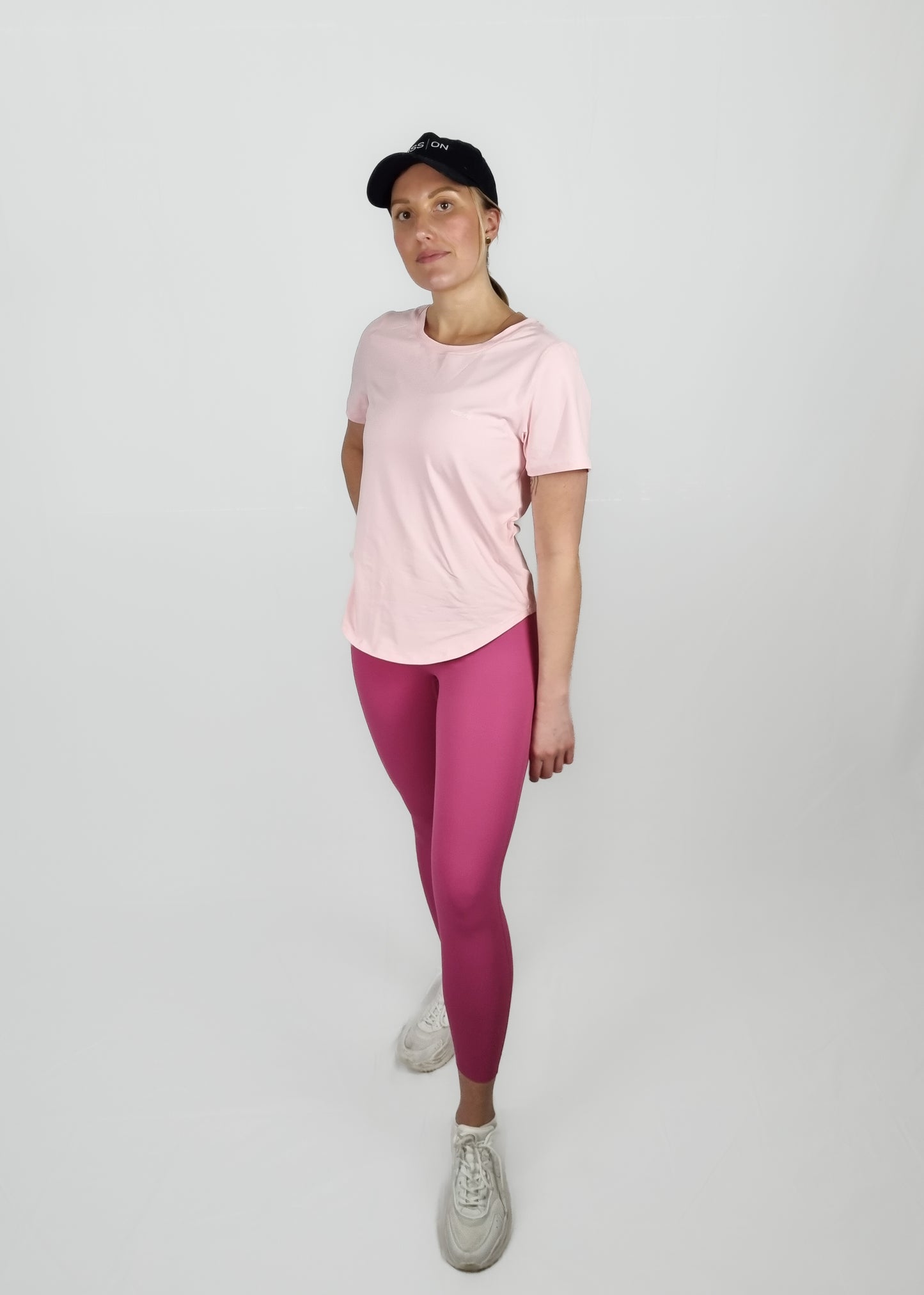 ROUNDED T-SHIRT