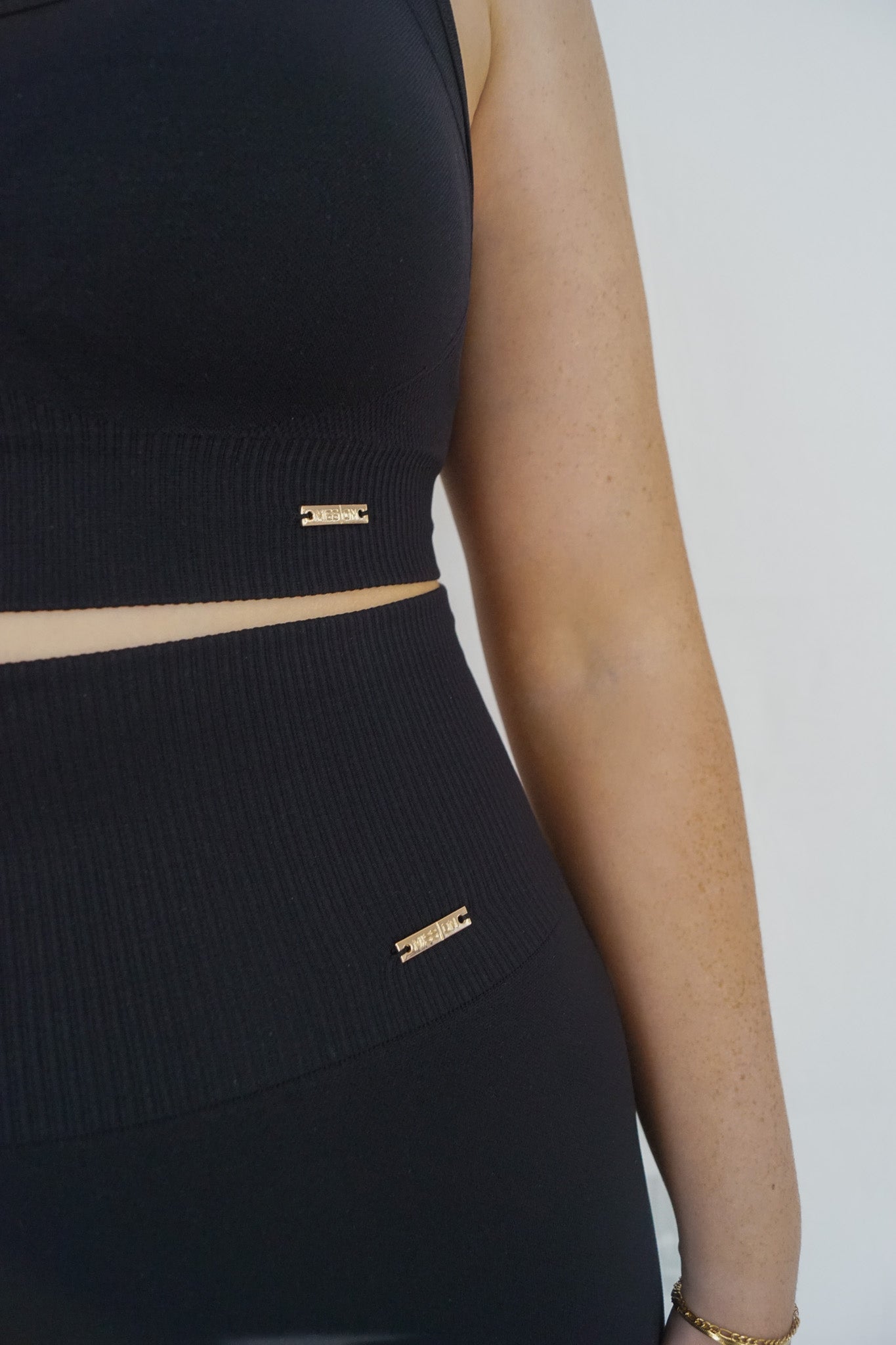 MISS ON SOFT SEAMLESS TOP