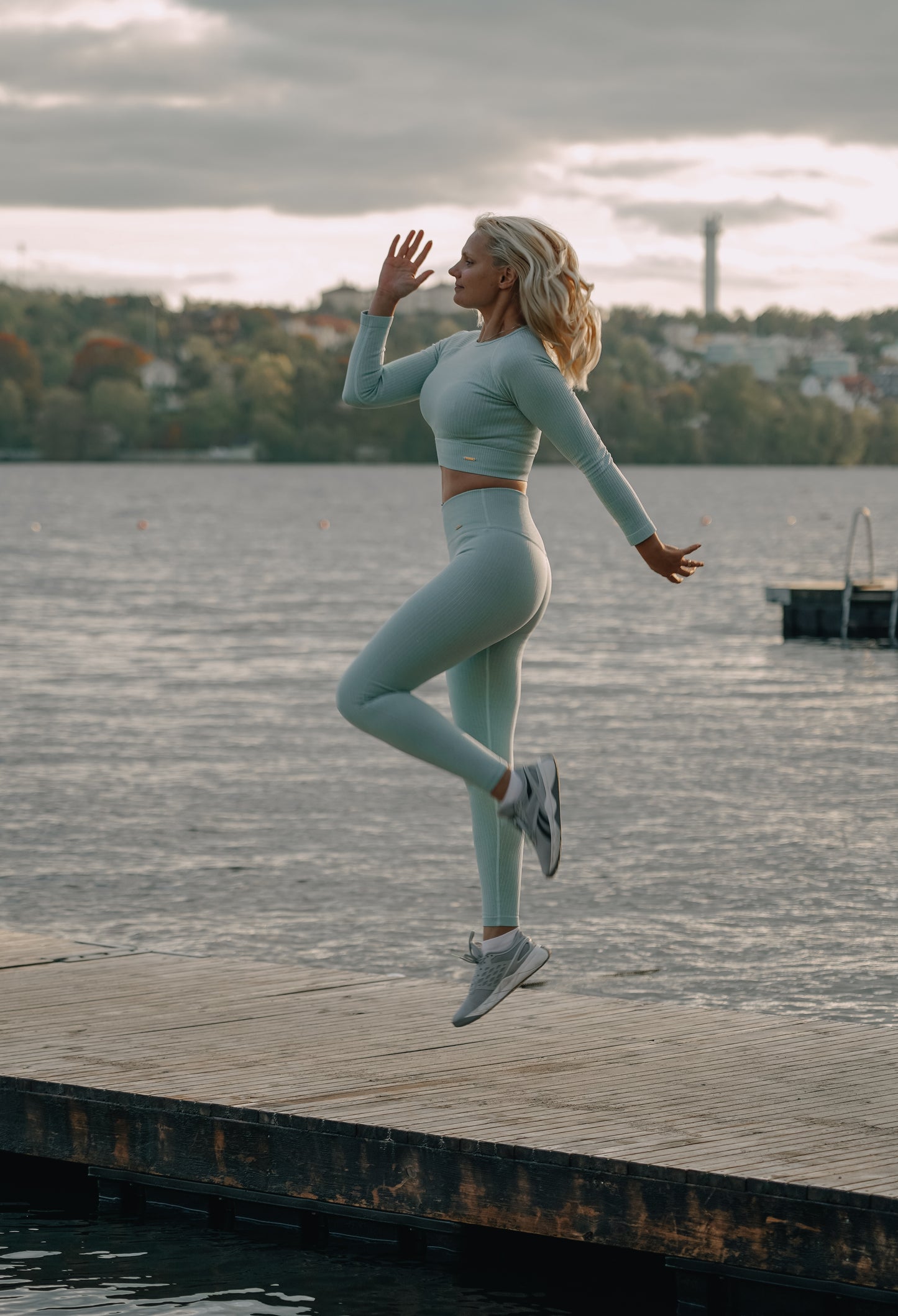 MISS ON CUTE RIBBED SEAMLESS TOP