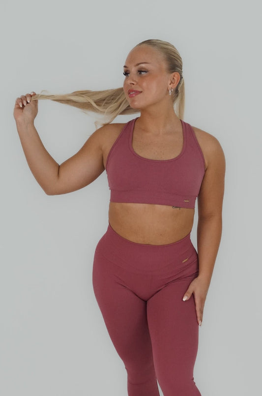 SOFT SEAMLESS TOP